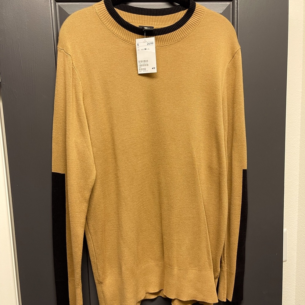 H&M sweater new with tags